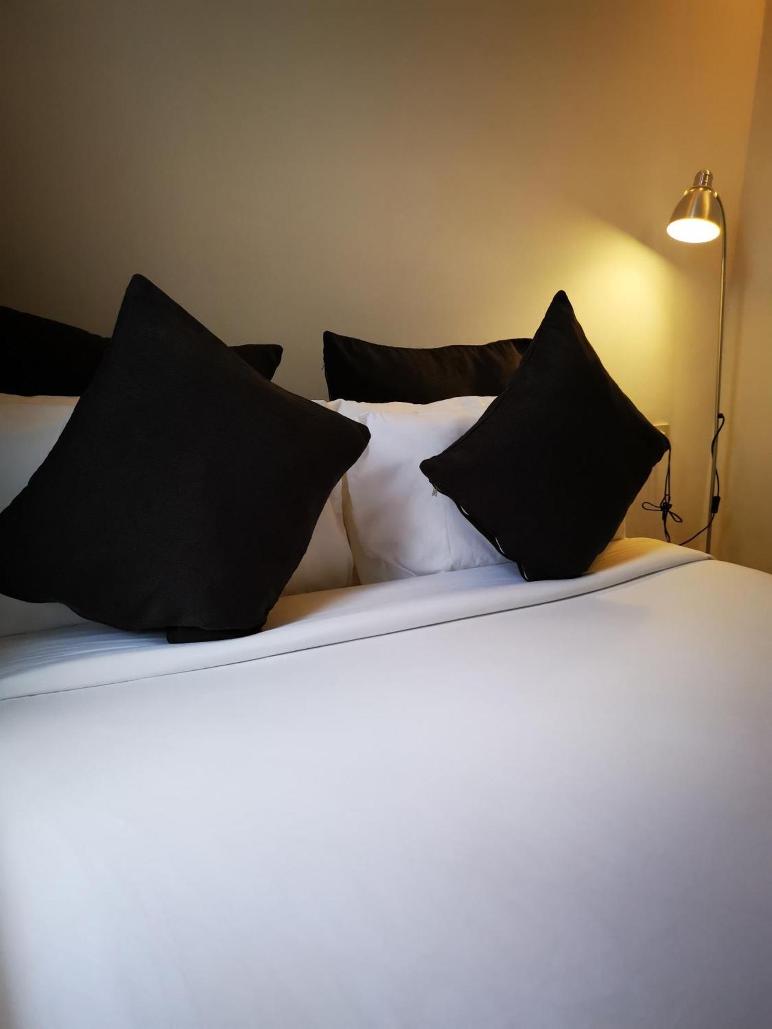 Urban Boutique Hotel Balabag  Exteriör bild