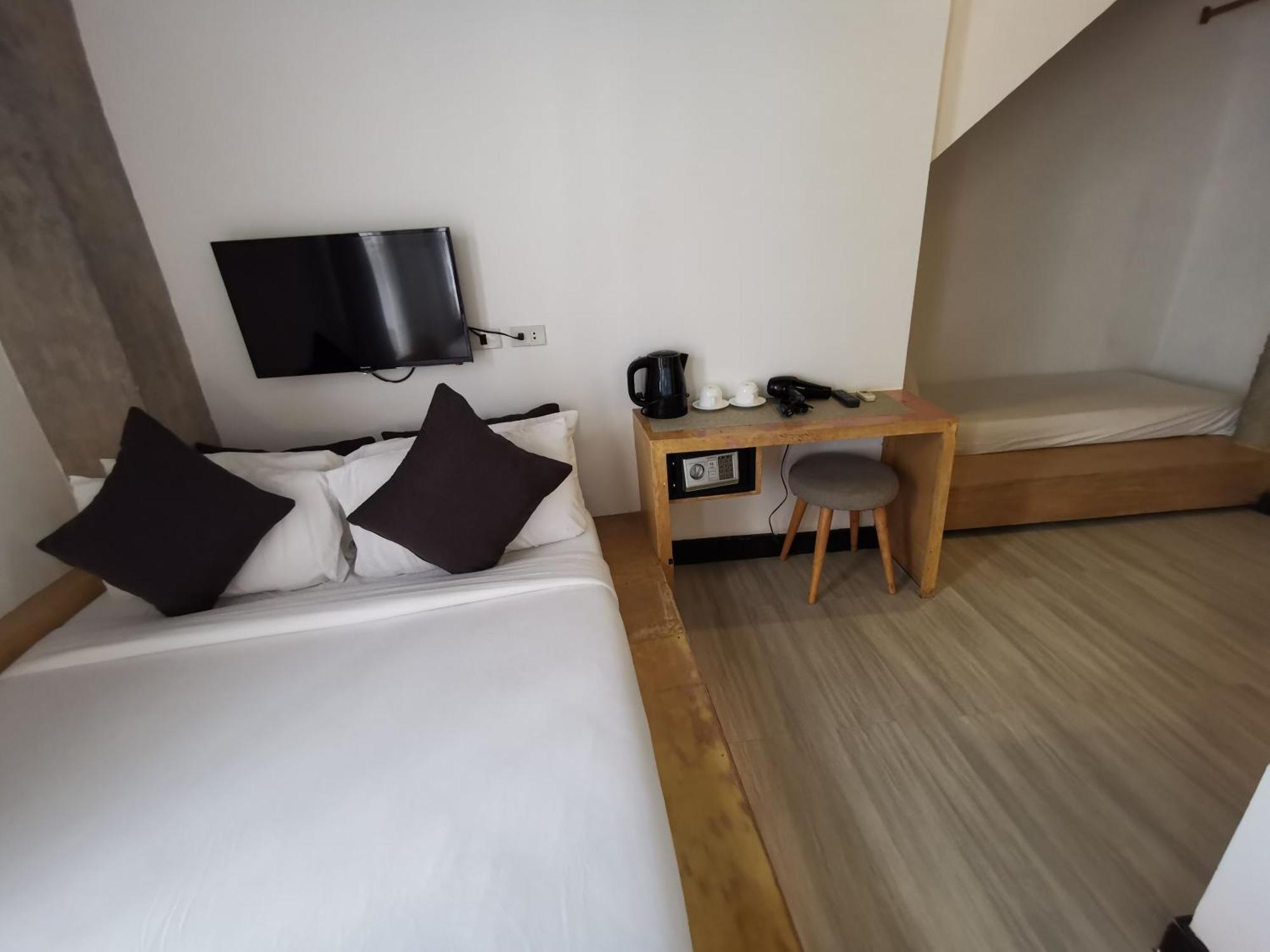 Urban Boutique Hotel Balabag  Exteriör bild