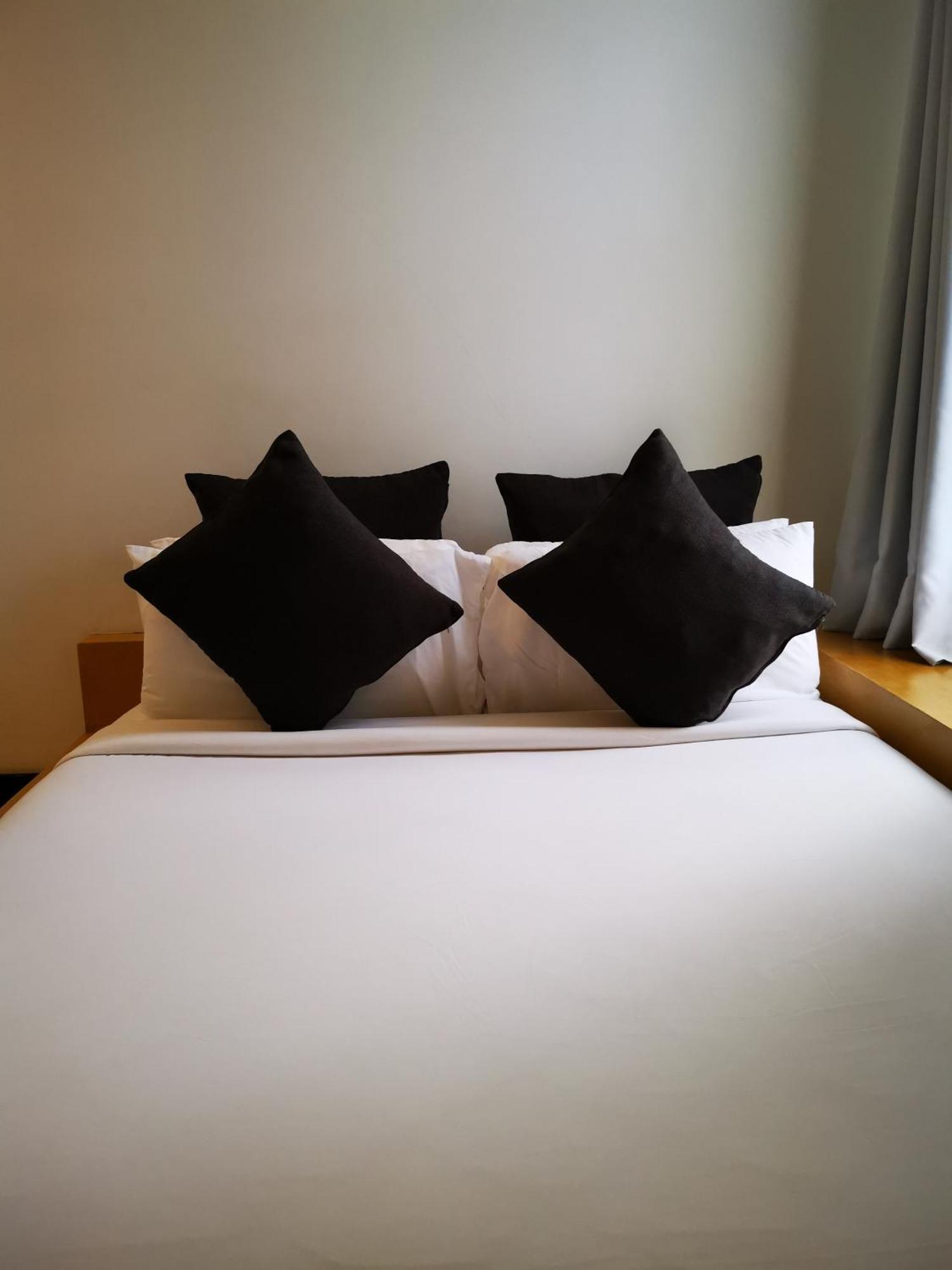 Urban Boutique Hotel Balabag  Exteriör bild